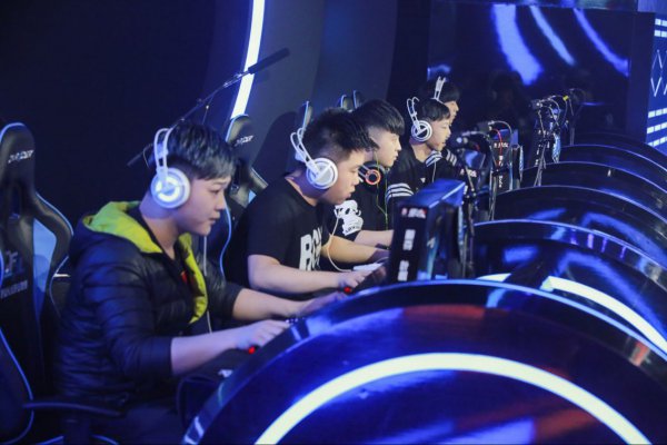 拉高防守回 拉高防守回